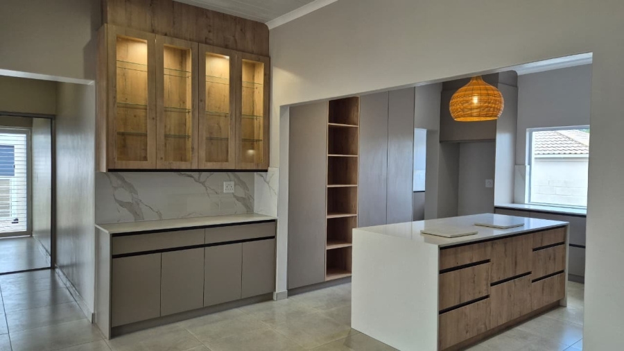4 Bedroom Property for Sale in Country Club Western Cape